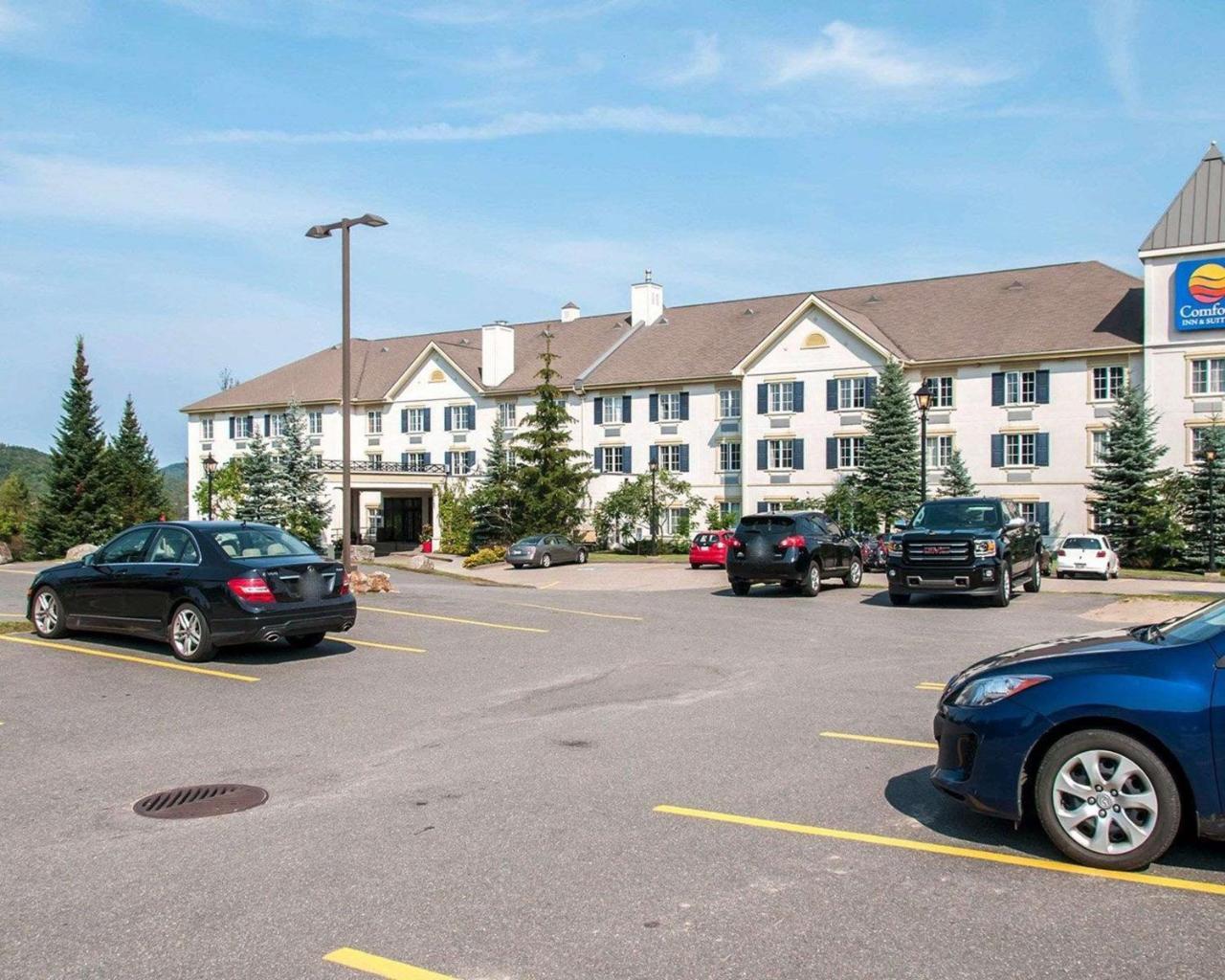 Ax Hotel Mont-Tremblant Bagian luar foto