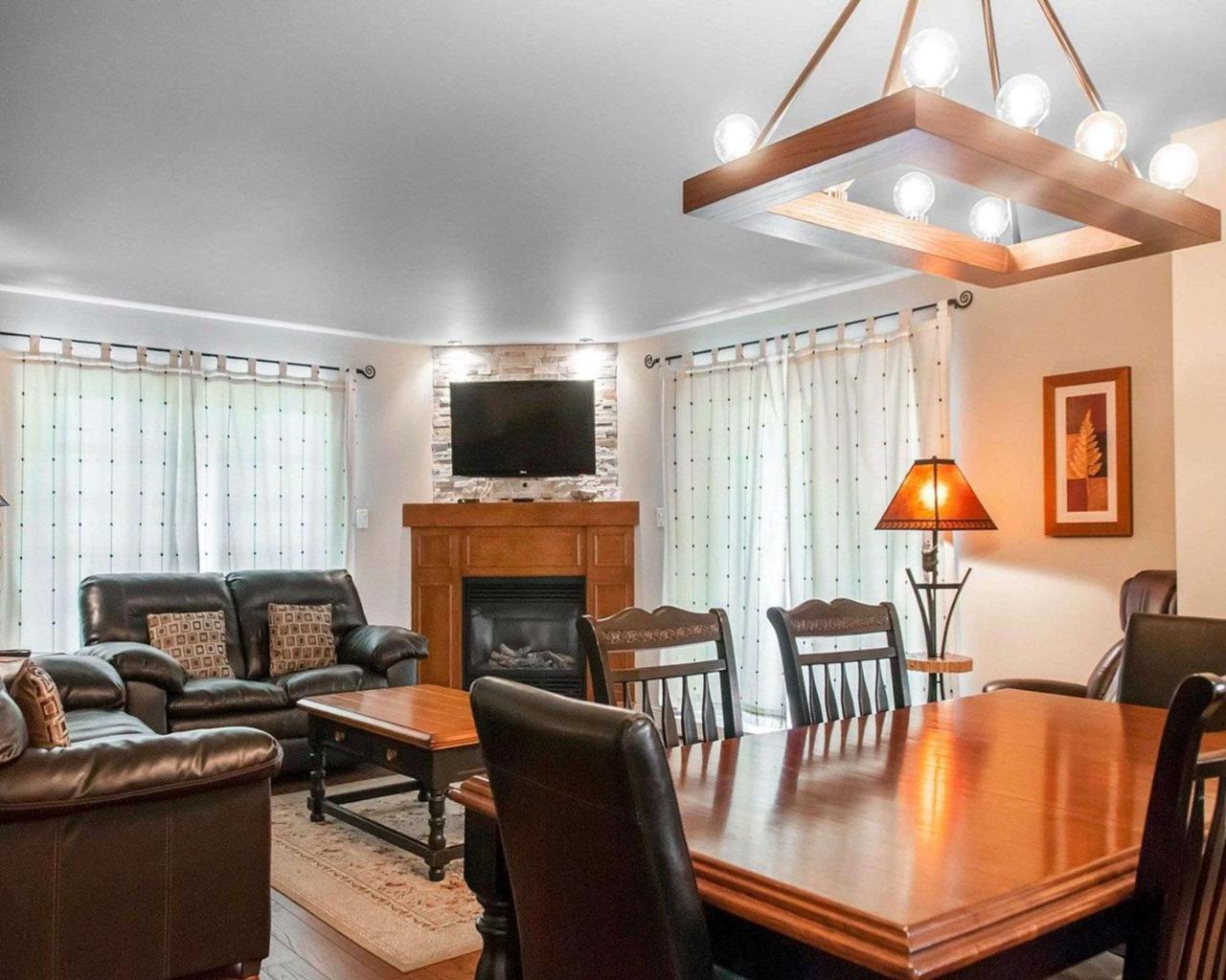 Ax Hotel Mont-Tremblant Bagian luar foto