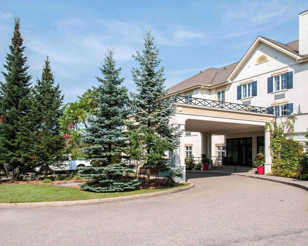 Ax Hotel Mont-Tremblant Bagian luar foto